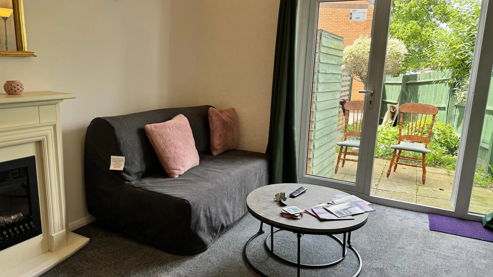 Comfortable Home Away From Home, Spacious 2 Bedroom Town House,Self Catering, Free Parking, Walking Distance To Cheltenham Town Centre United Kingdom