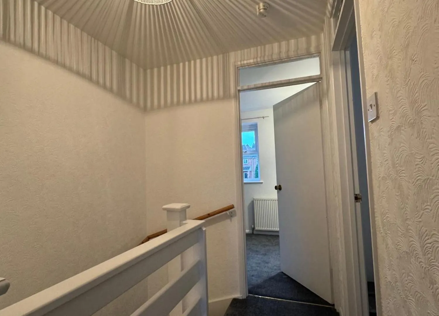 Comfortable Home Away From Home, Spacious 2 Bedroom Town House,Self Catering, Free Parking, Walking Distance To Cheltenham Town Centre 0*,  United Kingdom