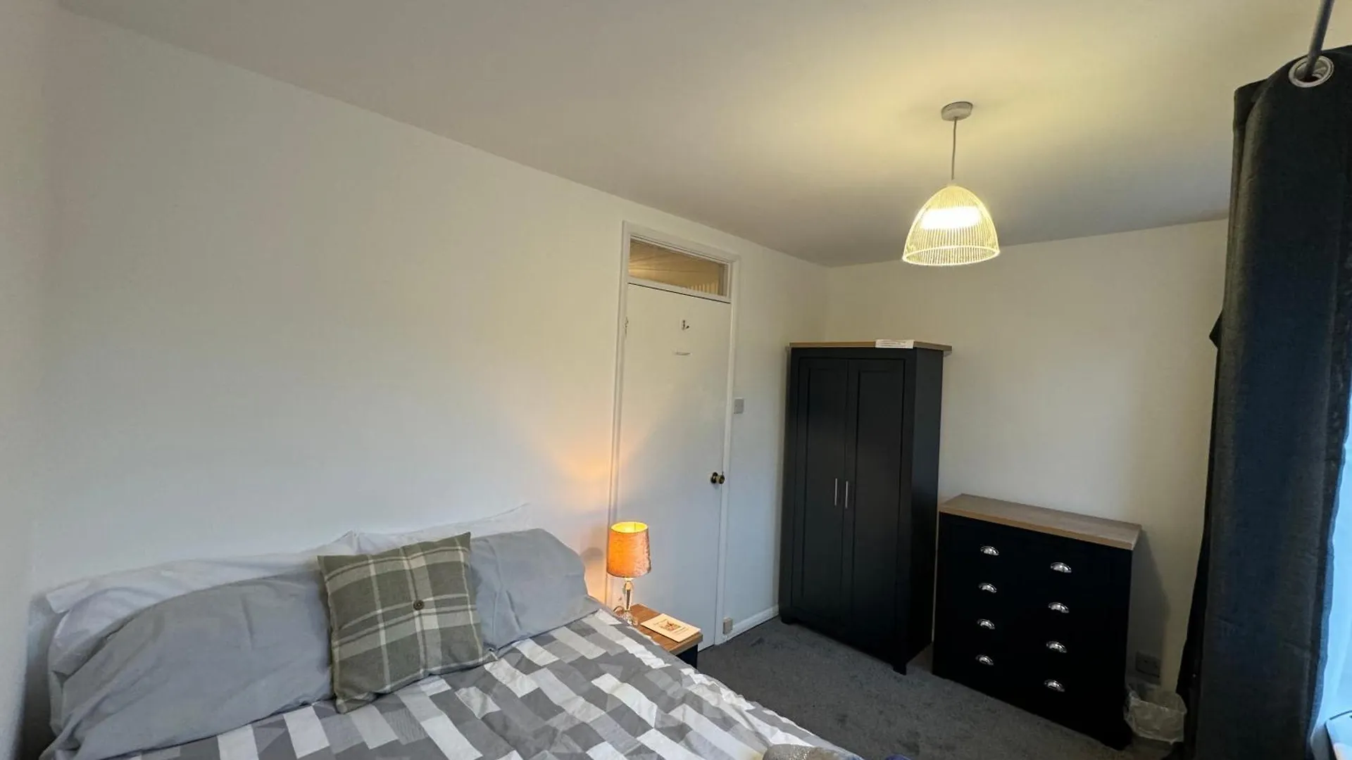 Holiday home Comfortable Home Away From Home, Spacious 2 Bedroom Town House,Self Catering, Free Parking, Walking Distance To Cheltenham Town Centre United Kingdom