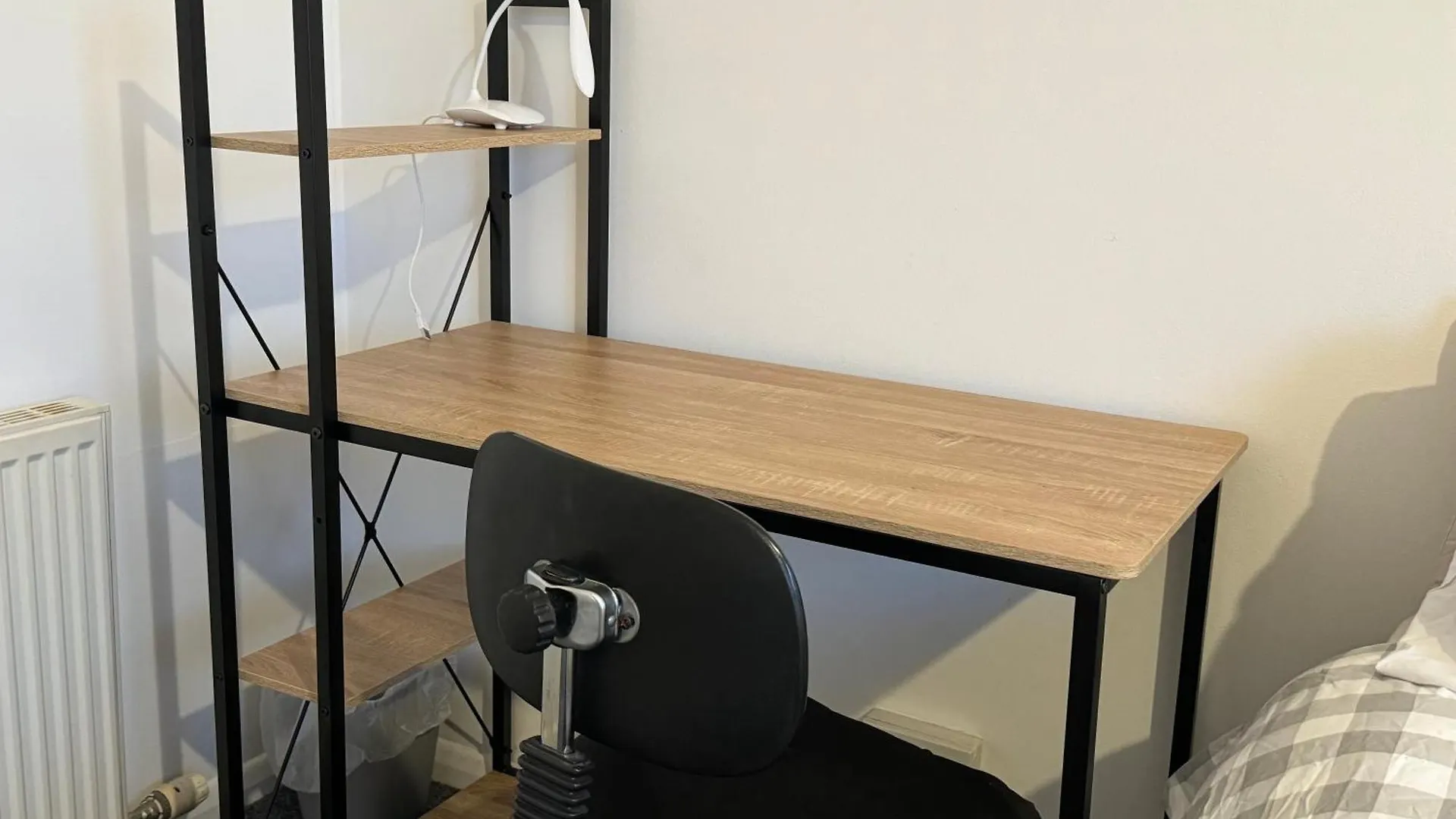 Comfortable Home Away From Home, Spacious 2 Bedroom Town House,Self Catering, Free Parking, Walking Distance To Cheltenham Town Centre United Kingdom