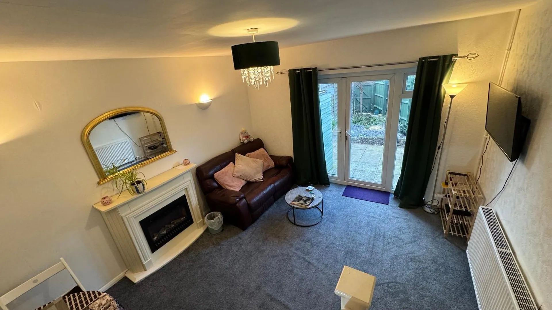 Comfortable Home Away From Home, Spacious 2 Bedroom Town House,Self Catering, Free Parking, Walking Distance To Cheltenham Town Centre United Kingdom