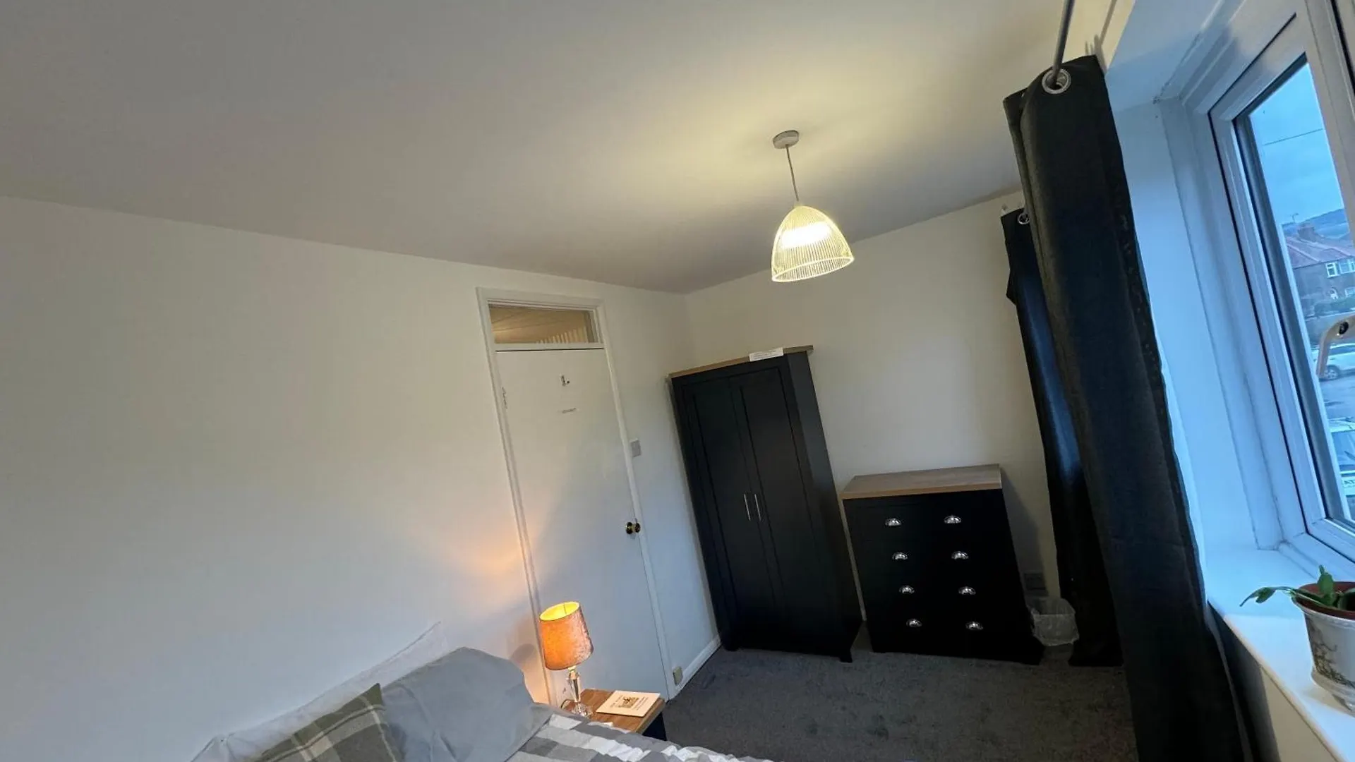Comfortable Home Away From Home, Spacious 2 Bedroom Town House,Self Catering, Free Parking, Walking Distance To Cheltenham Town Centre 0*,  United Kingdom