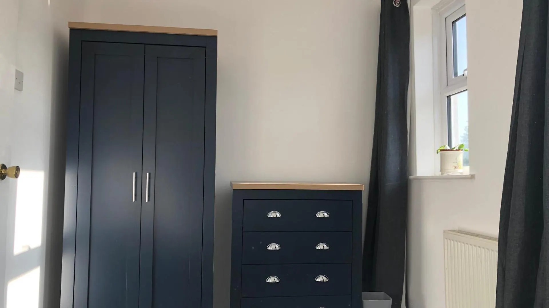 Comfortable Home Away From Home, Spacious 2 Bedroom Town House,Self Catering, Free Parking, Walking Distance To Cheltenham Town Centre United Kingdom