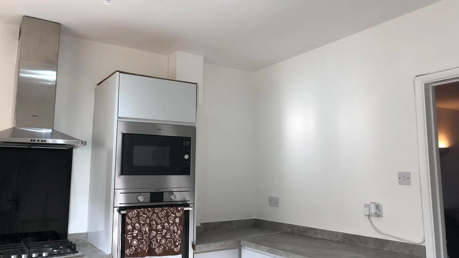 Comfortable Home Away From Home, Spacious 2 Bedroom Town House,Self Catering, Free Parking, Walking Distance To Cheltenham Town Centre 0*,  United Kingdom