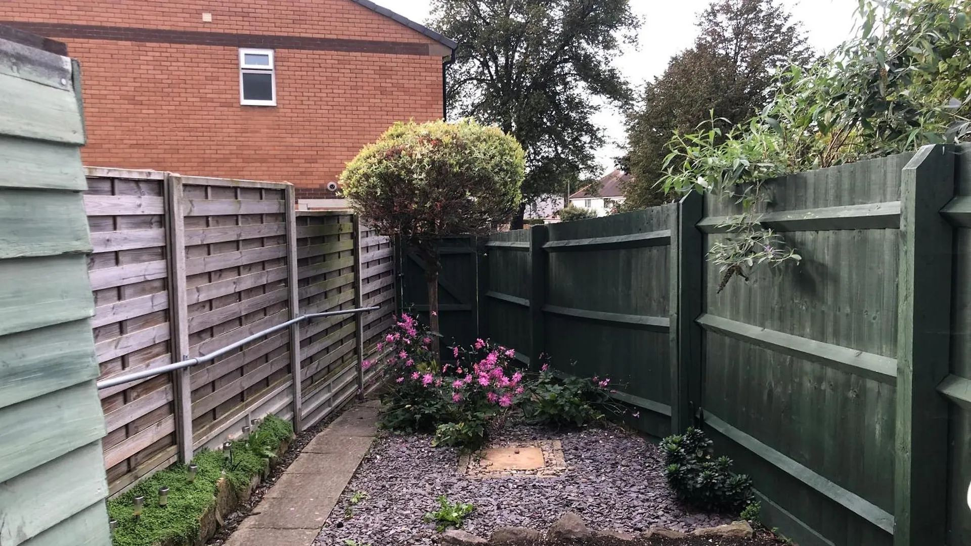 Comfortable Home Away From Home, Spacious 2 Bedroom Town House,Self Catering, Free Parking, Walking Distance To Cheltenham Town Centre 0*,